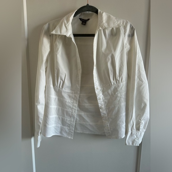 DALIA SIZE MEDIUM BUTTON DOWN BLOUSE Mark on sleeve, Great condition - Picture 2 of 7